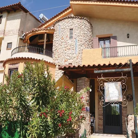 Three-bedroom In Faros Avlida Apartamento *