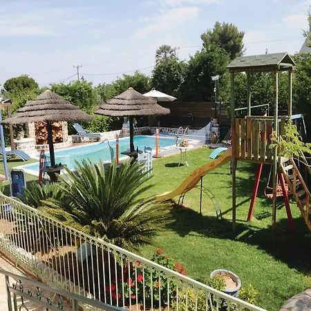 Apartamento Three-bedroom In Faros Avlida
